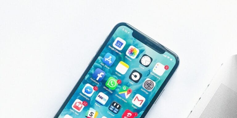 Things to consider when choosing a mobile application agency; mobile application design.