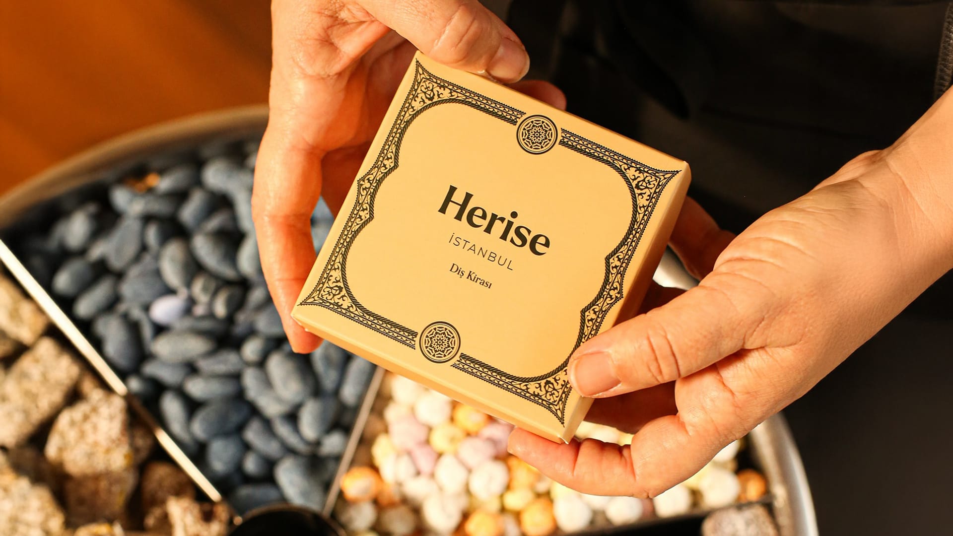 Herise kurumsal kimlik tasarımı ile tutarlı ve prestijli marka algısı oluşturma